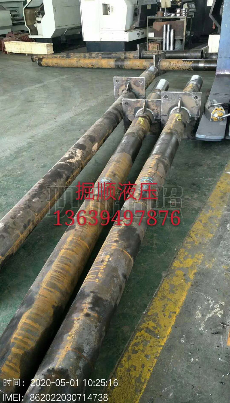 掘順機(jī)械公司五一節(jié)的禮品是生產(chǎn)橋梁千斤頂和頂管機(jī)千斤頂訂單